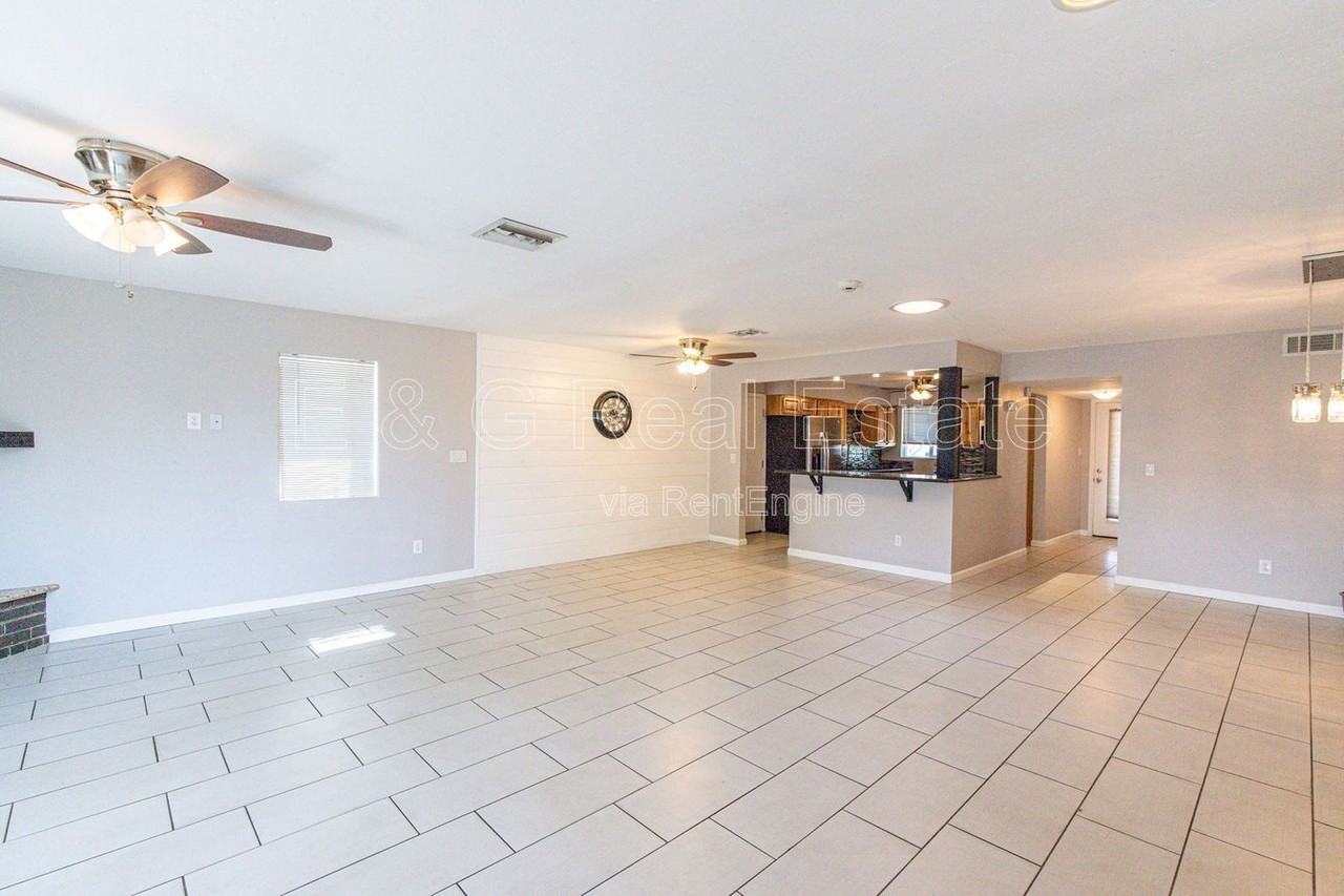 730 E Solana Dr - Photo 4 of 26