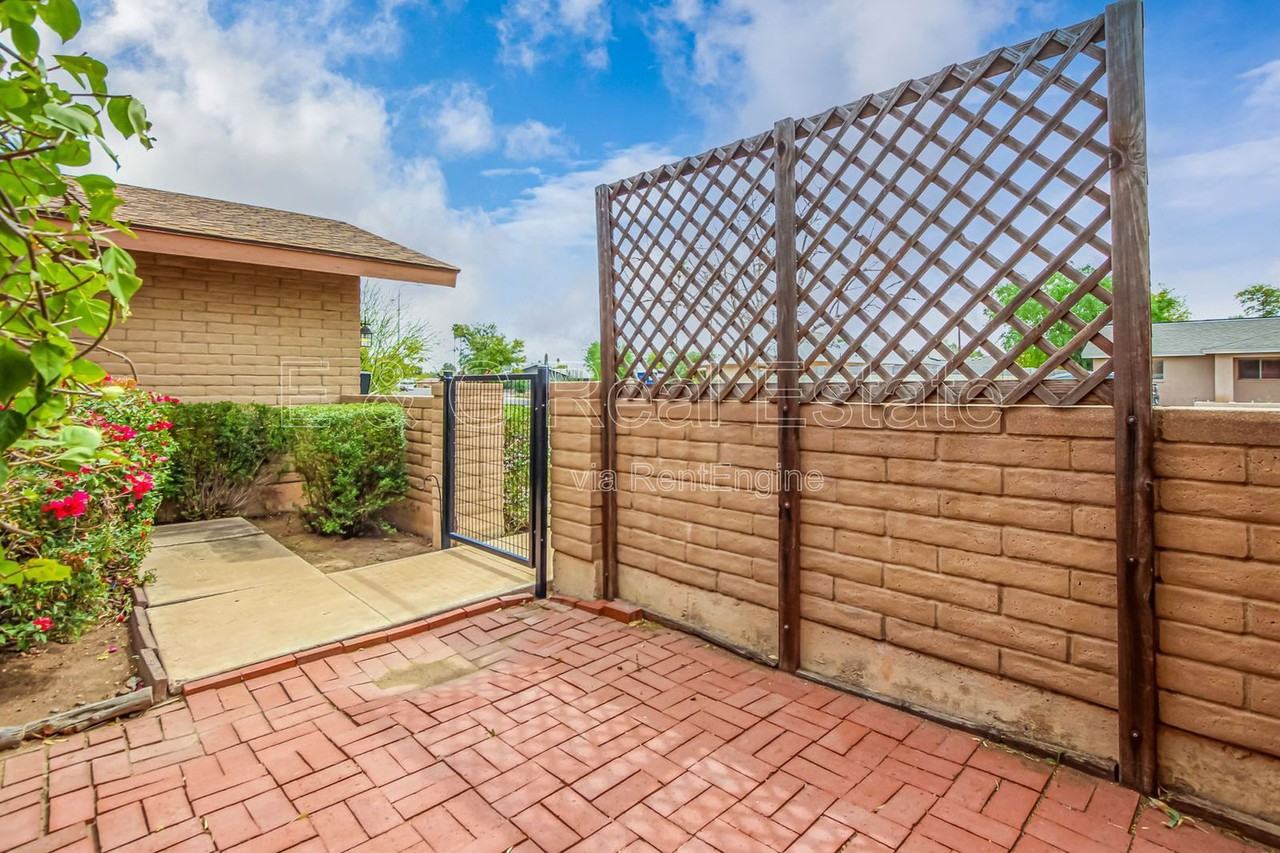 1010 E Loyola Dr - Photo 3 of 36