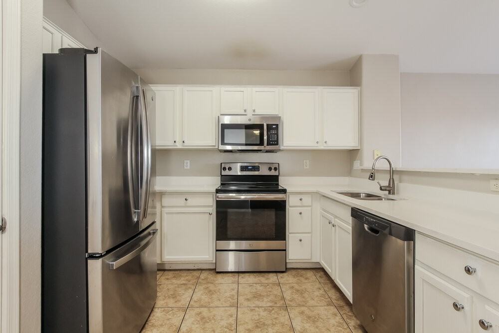 8256 N 112th Ave - Photo 7 of 16