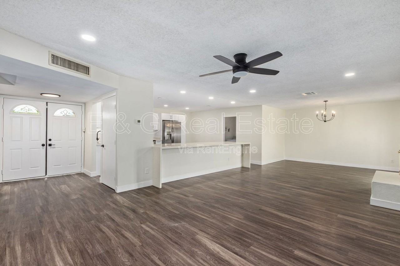 4414 S Newberry Rd - Photo 3 of 25