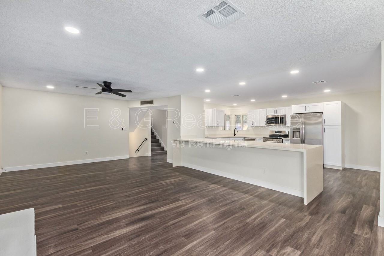 4414 S Newberry Rd - Photo 4 of 25