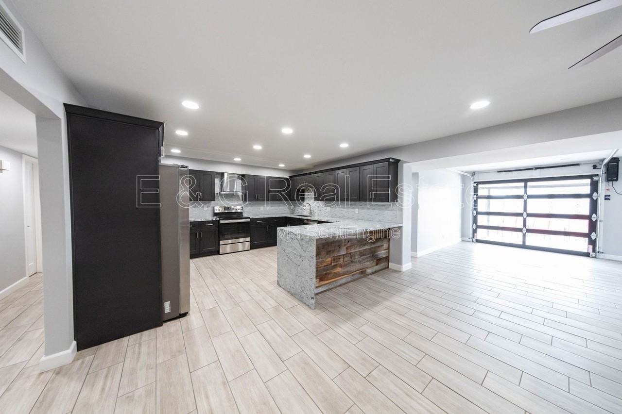 2926 S Dromedary Dr - Photo 6 of 25