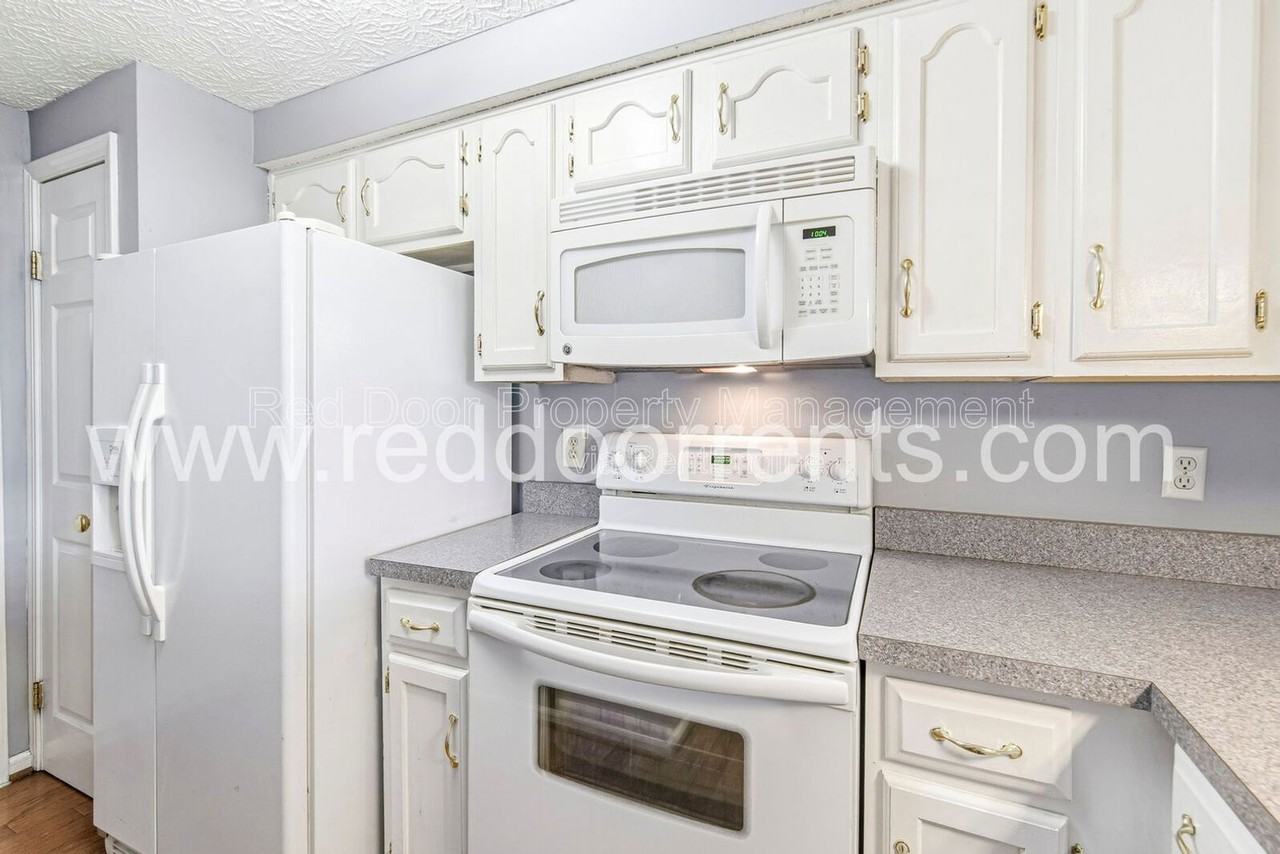 9479 Sandpiper West Dr - Photo 4 of 31