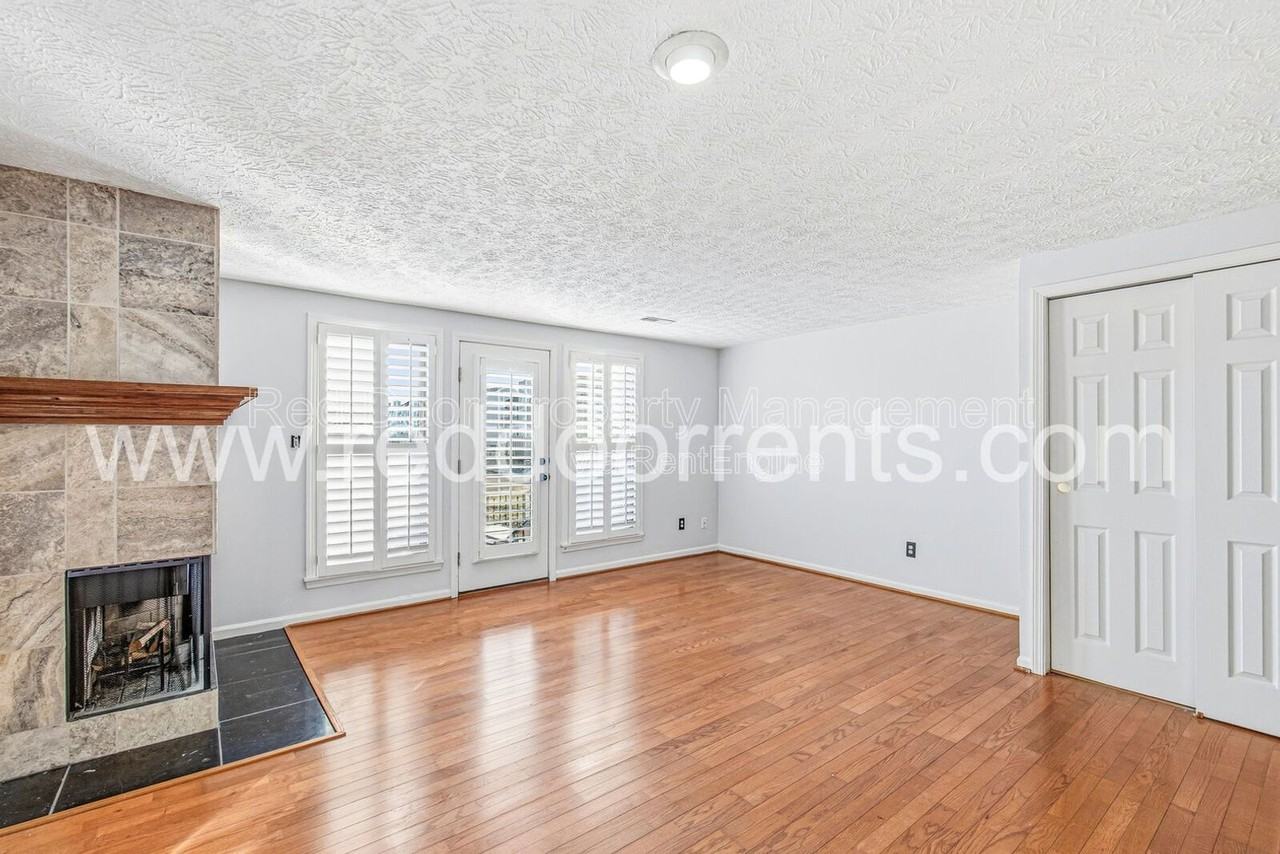 9479 Sandpiper West Dr - Photo 7 of 31