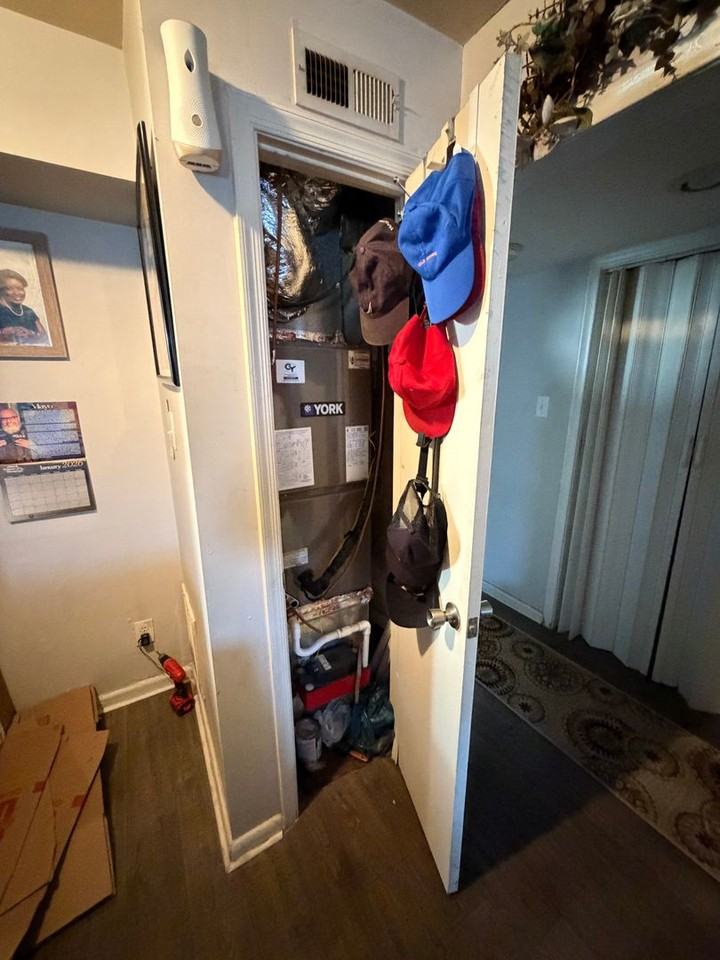 3212 Barton Ave - Photo 7 of 23