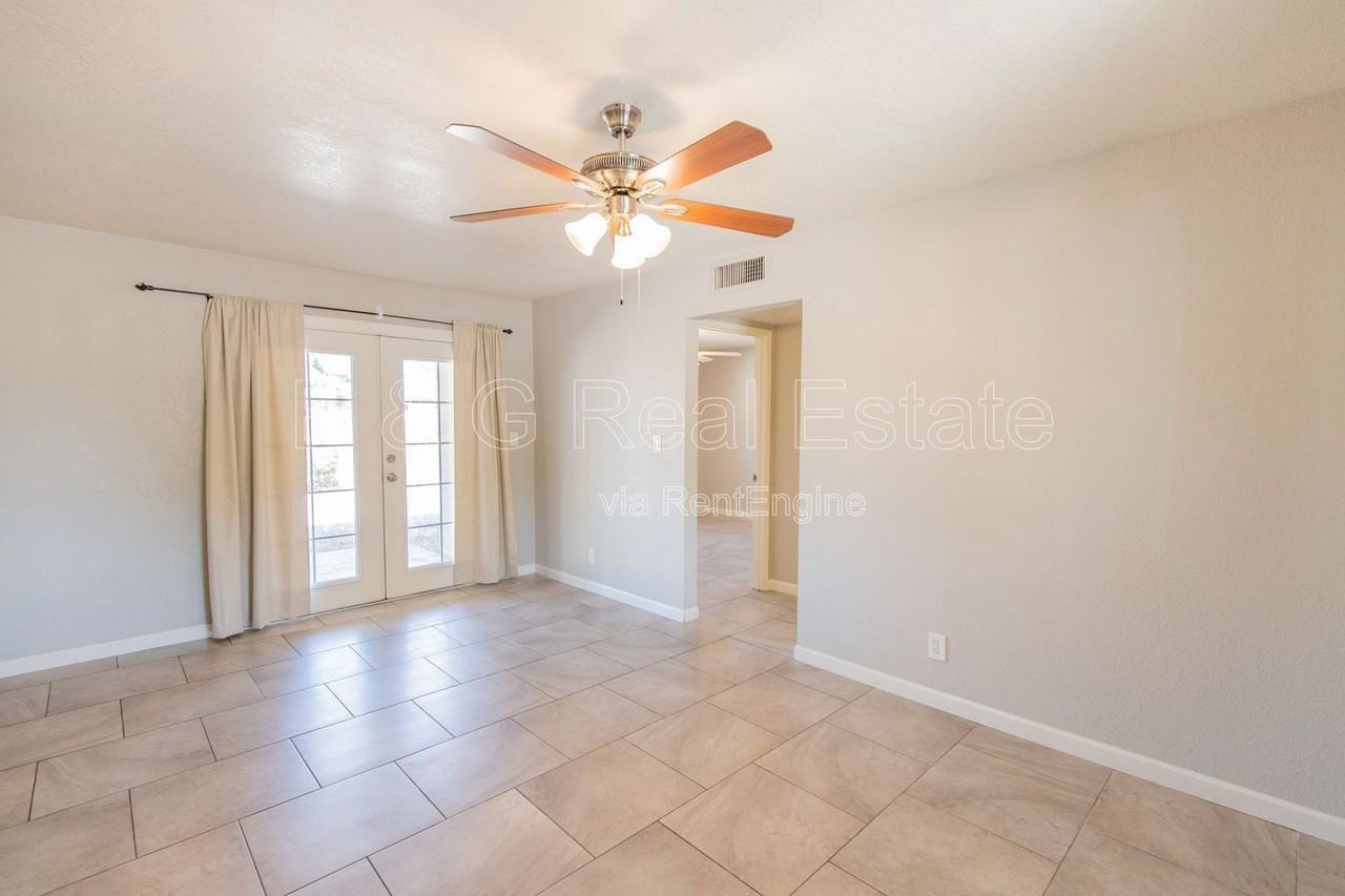 1620 S Hardy Dr - Photo 7 of 22