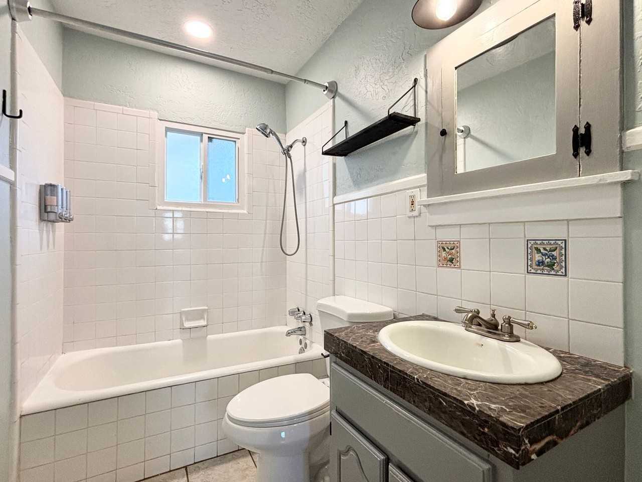 134 E Wentworth Ave - Photo 7 of 24