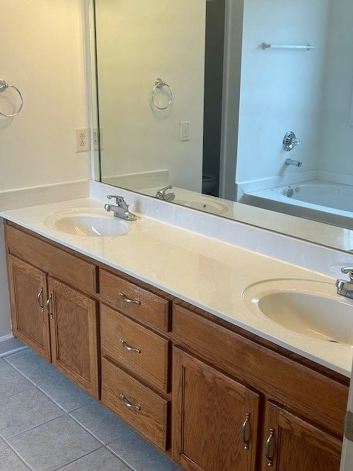 4236 N Woodstock Dr - Photo 7 of 24