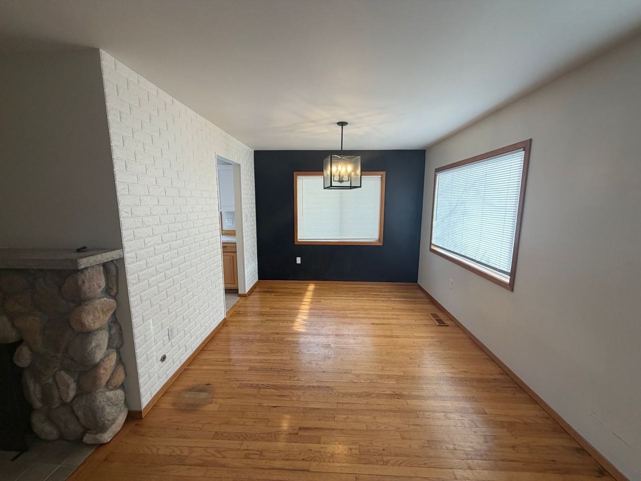 4905 N 11th St - Photo 4 of 20