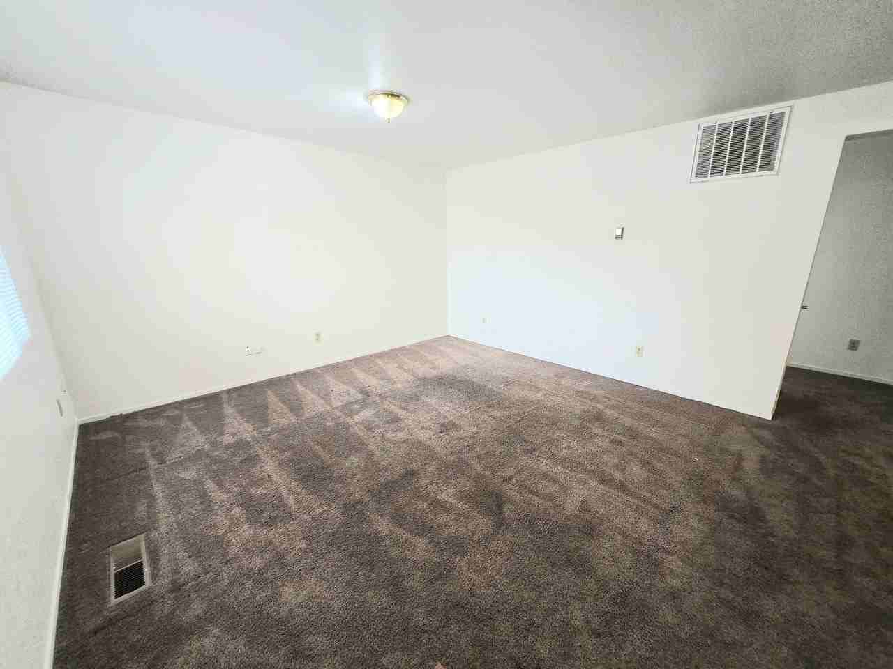 1826 E Street - Photo 3 of 13