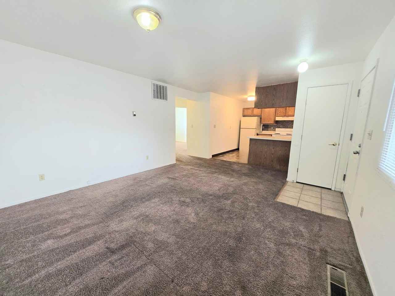 1826 E Street - Photo 4 of 13