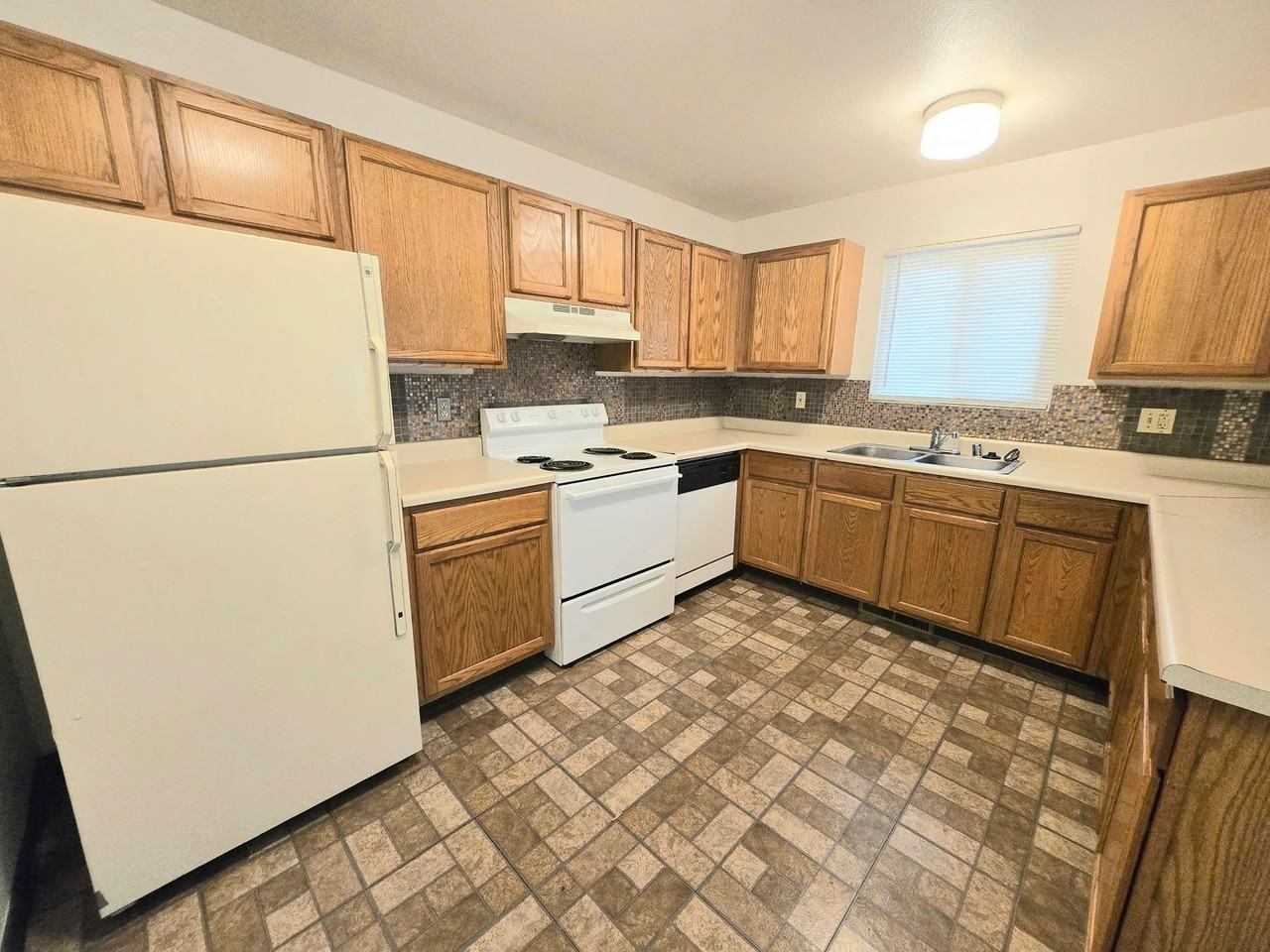 1826 E Street - Photo 5 of 13