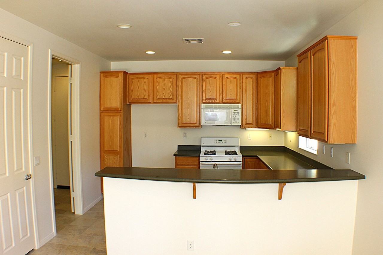 1665 Hibiscus Ct - Photo 3 of 17