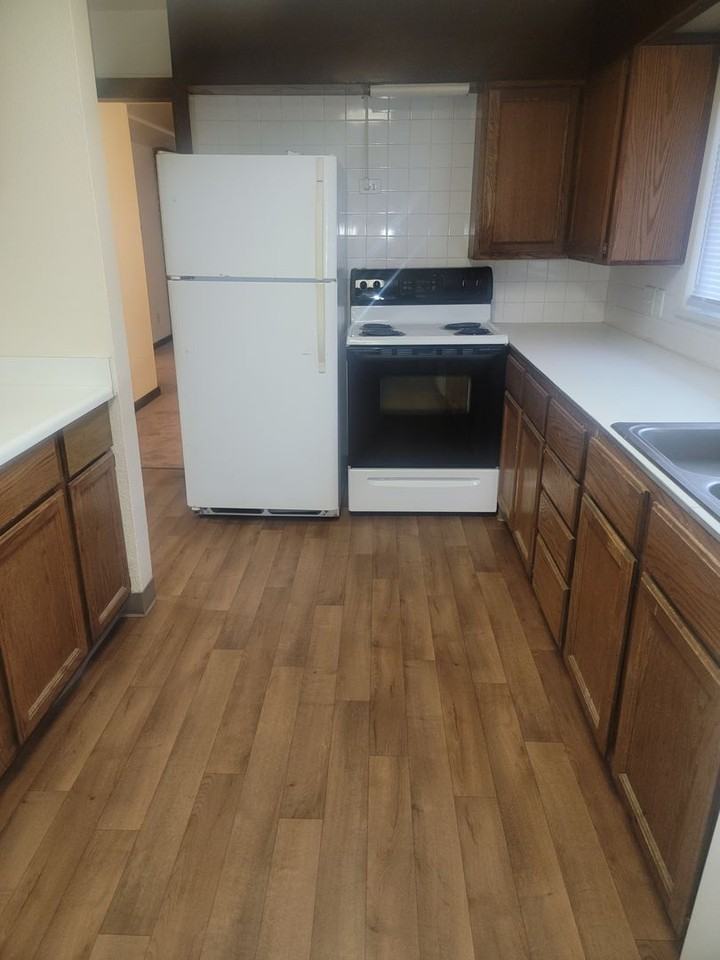 3211 Grandview Dr W - Photo 4 of 20