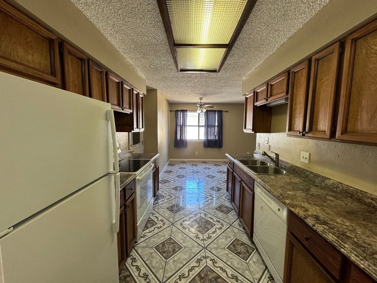 831 Swinging Spear Rd - Photo 3 of 14