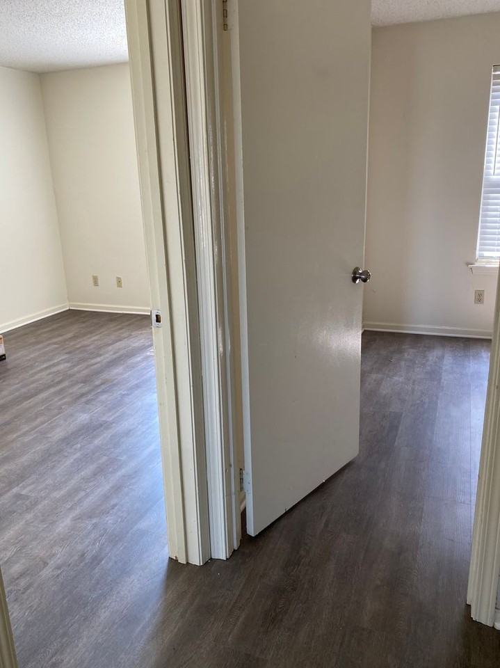 1009 12th St #7A - Photo 5 of 9