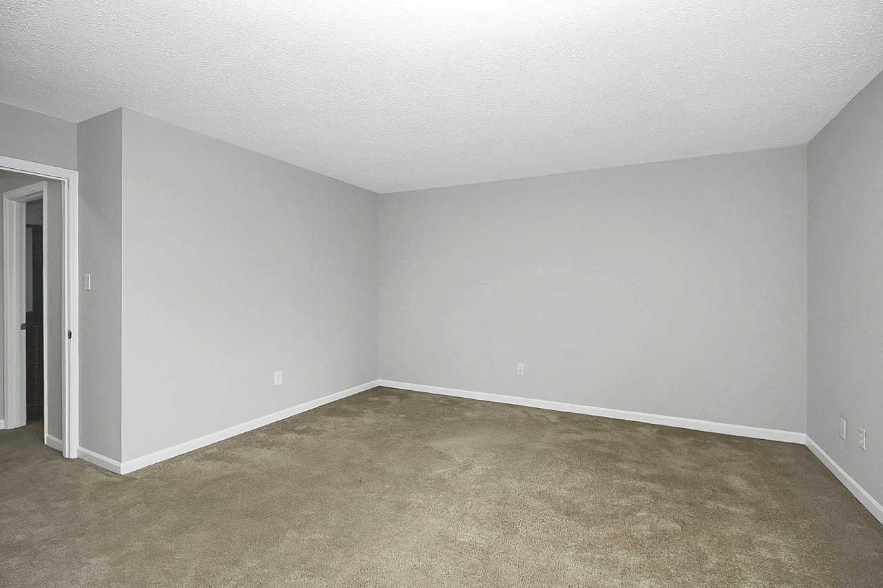 11111 Park Rd #1 - Photo 2 of 9