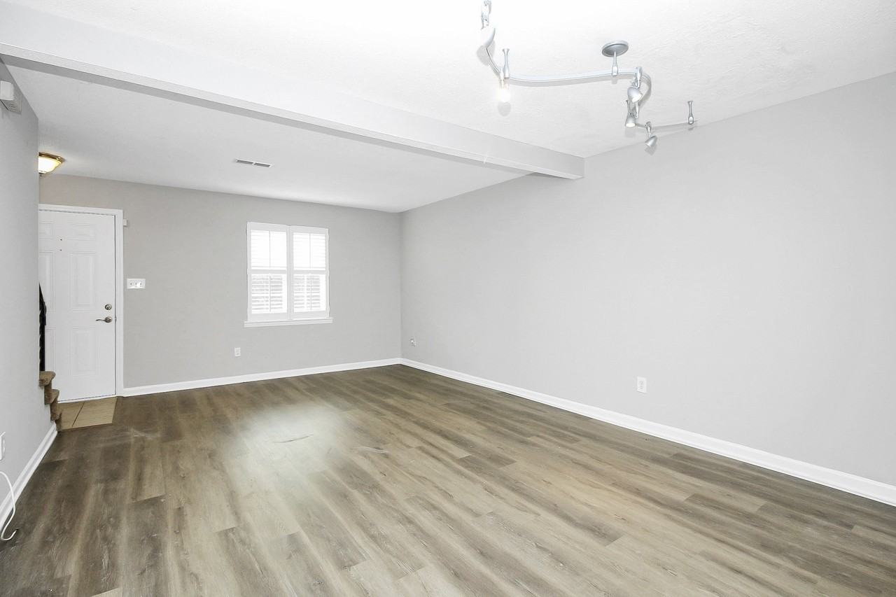 11111 Park Rd #1 - Photo 7 of 9