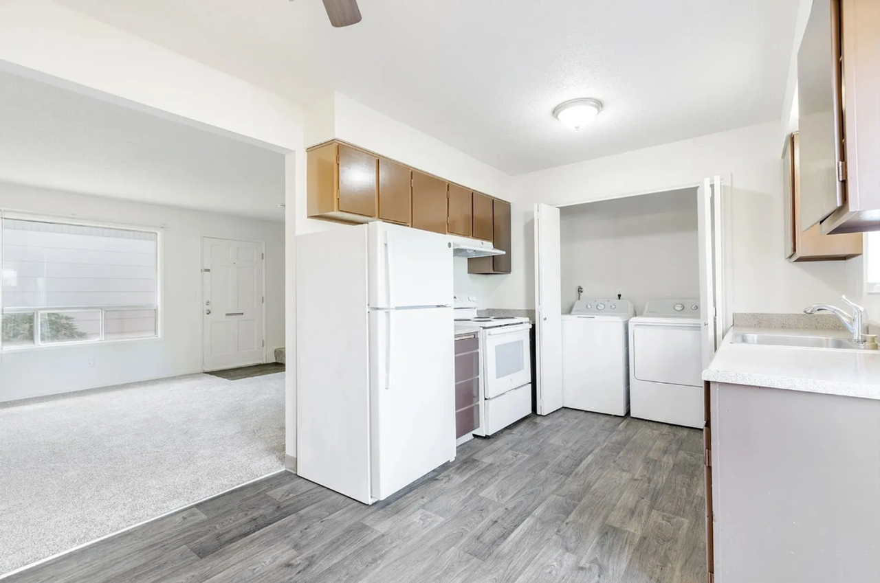 9733 Se 43rd Ave - Photo 2 of 3