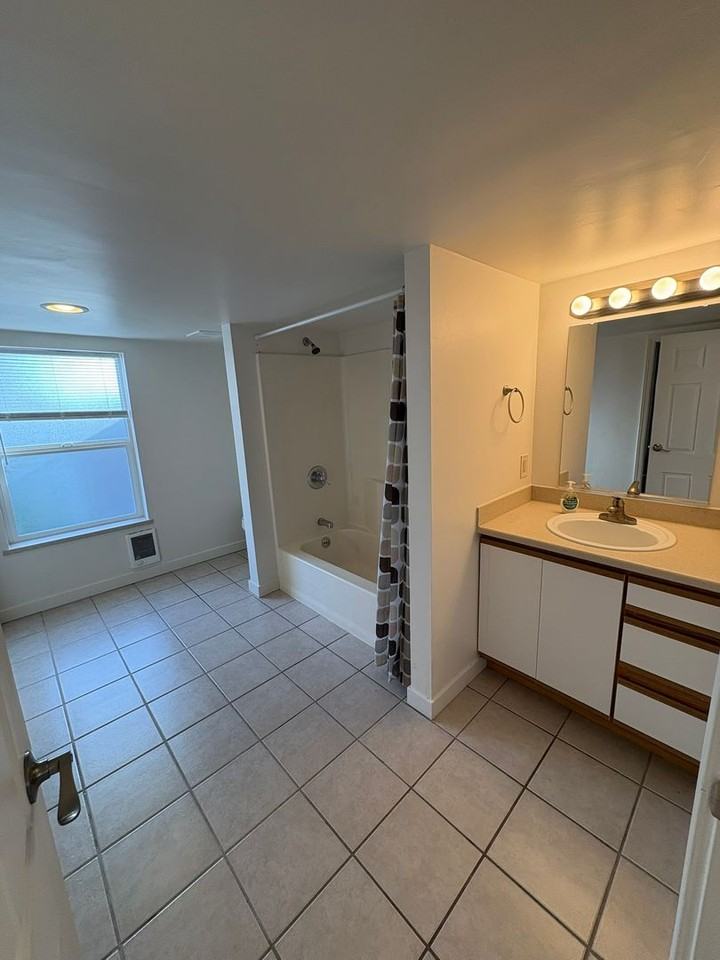 550 Ray Ln #2 - Photo 5 of 8