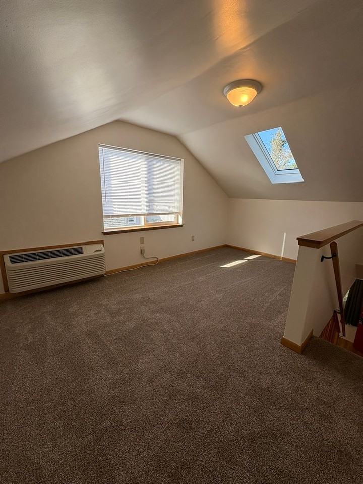 550 Ray Ln #2 - Photo 7 of 8