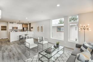 4310 N Maryland Ave - Photo 1 of 1