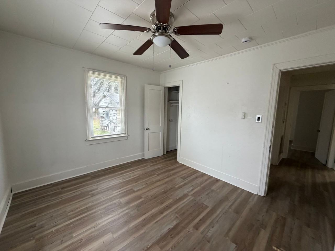 420 Joan St - Photo 7 of 11