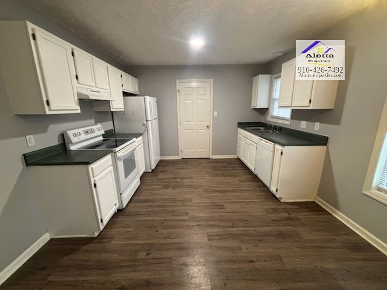 133 Chapel Hill Dr - Photo 2 of 12