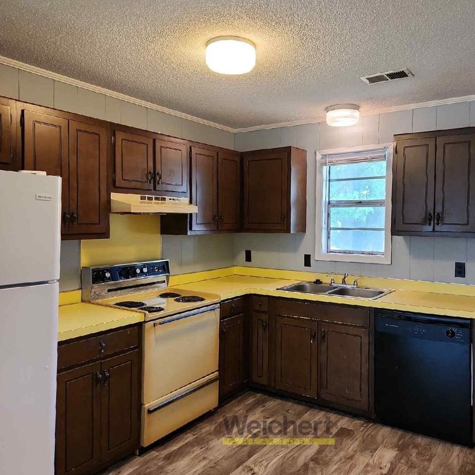 Townhouses - Photo 3 of 12