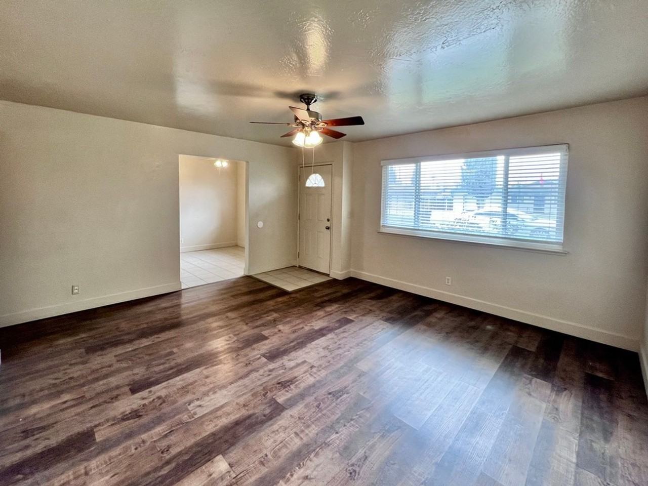 3338 N Purdue Ave - Photo 4 of 17