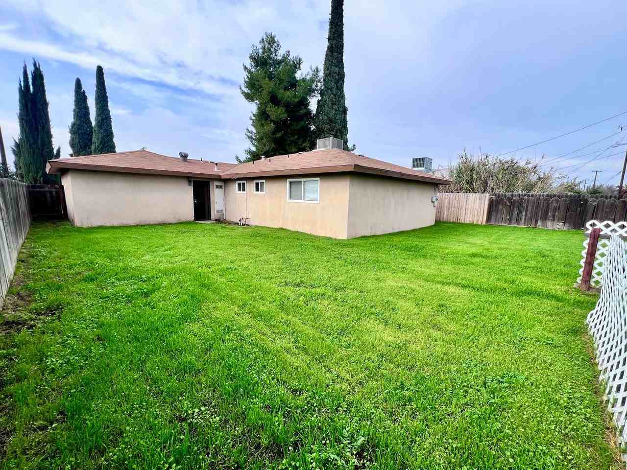 3338 N Purdue Ave - Photo 7 of 17