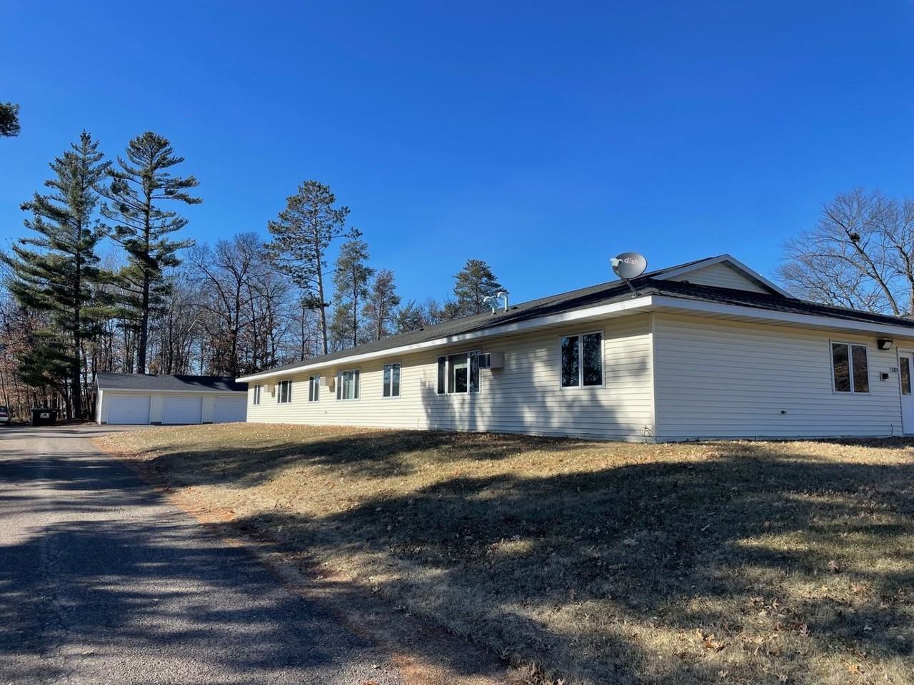 2424 Greenwood St Sw - Photo 2 of 11