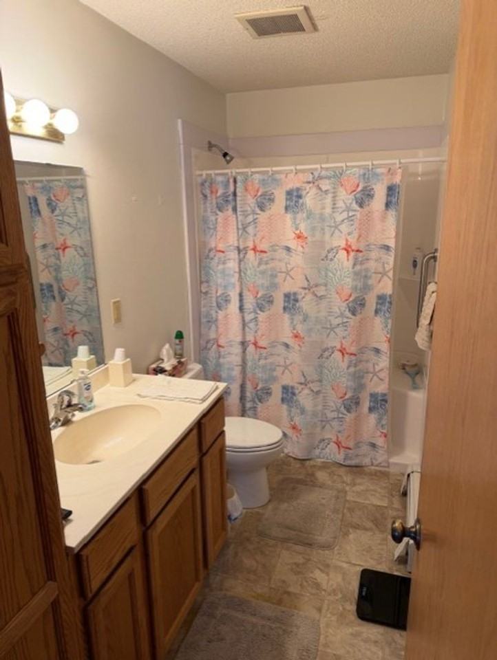 2424 Greenwood St Sw - Photo 4 of 11