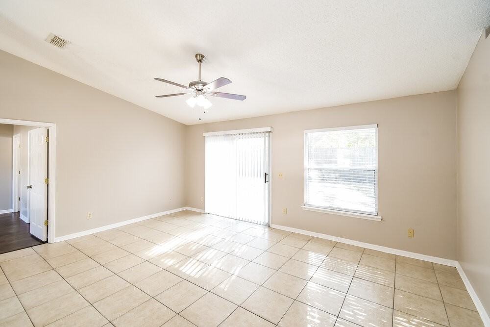 9060 Castle Rock Dr - Photo 3 of 16
