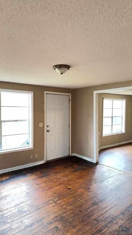 593 Perdue Pl - Photo 2 of 28