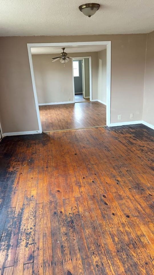 593 Perdue Pl - Photo 3 of 28