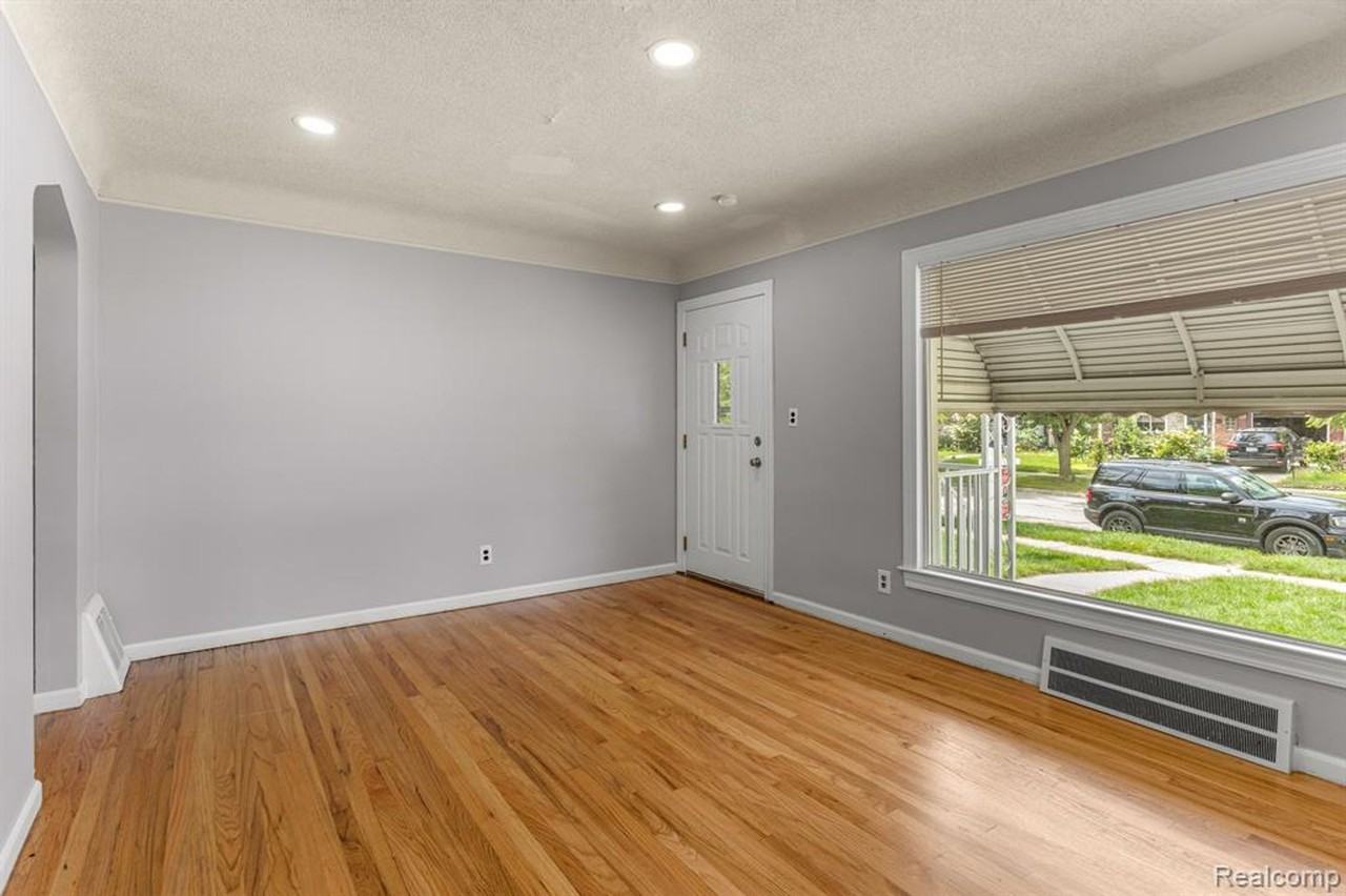 4127 Howard St - Photo 2 of 24