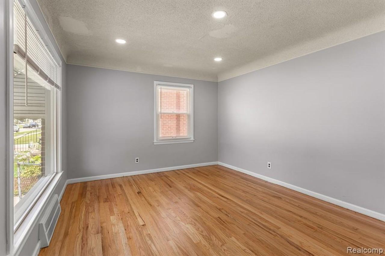 4127 Howard St - Photo 3 of 24