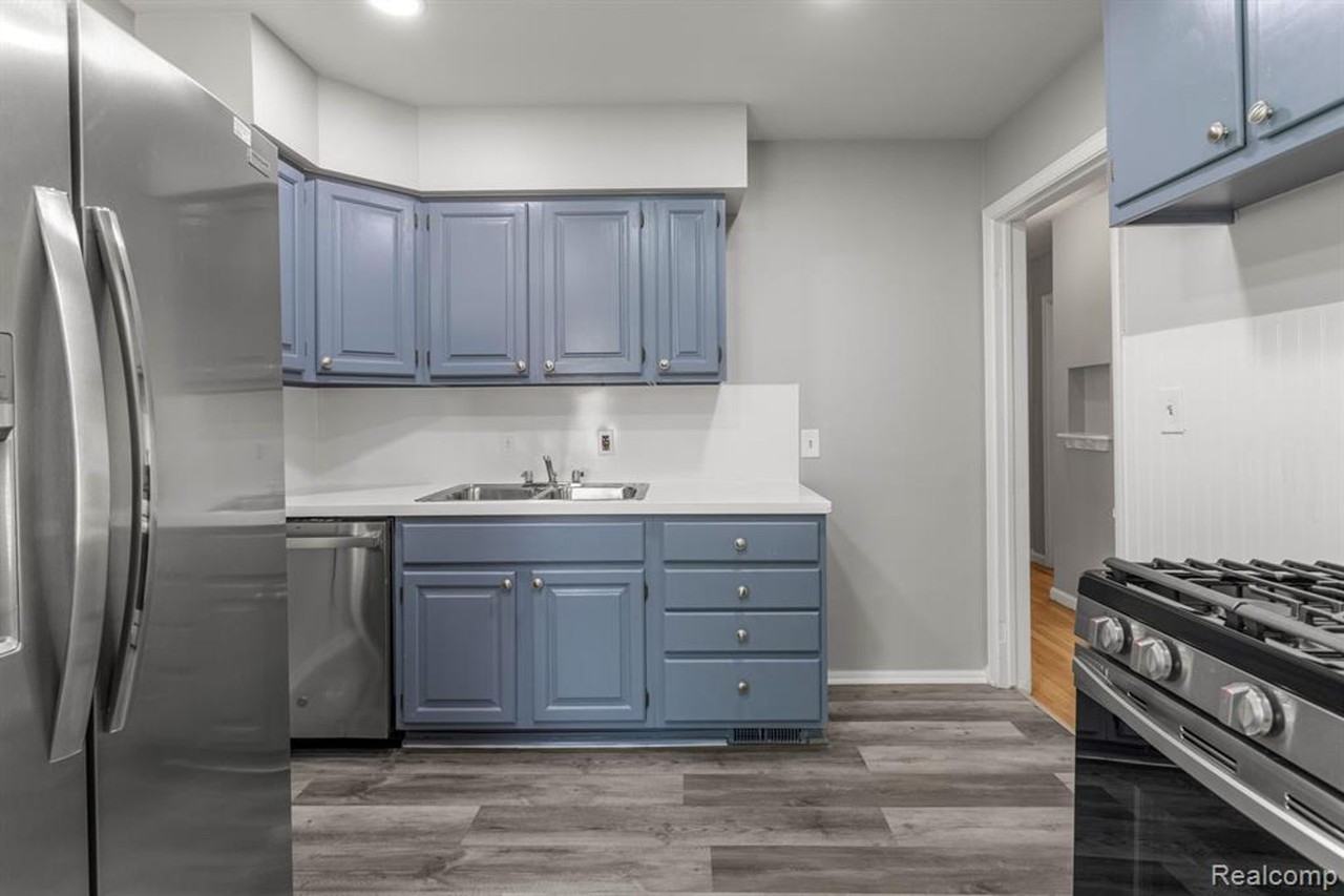 4127 Howard St - Photo 7 of 24