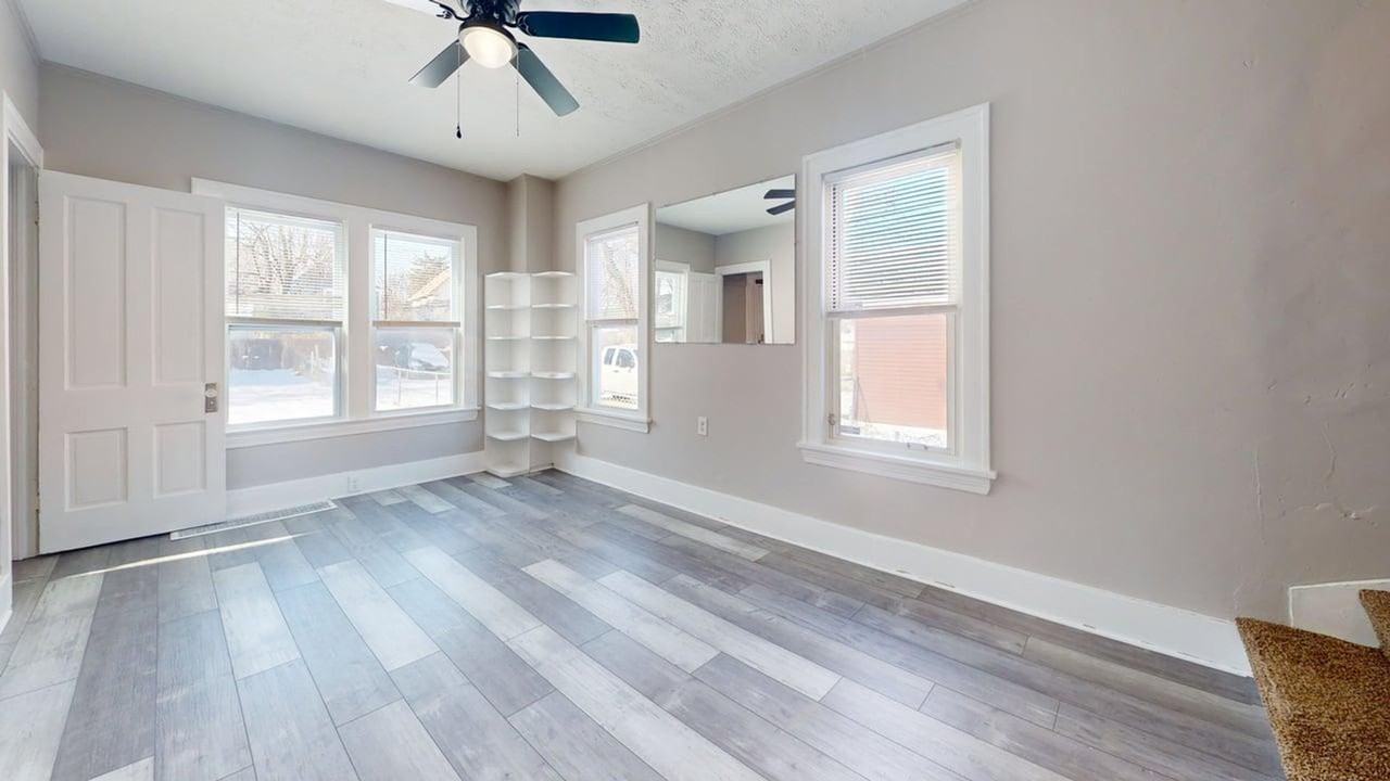 3868 W 37th St - Photo 4 of 11