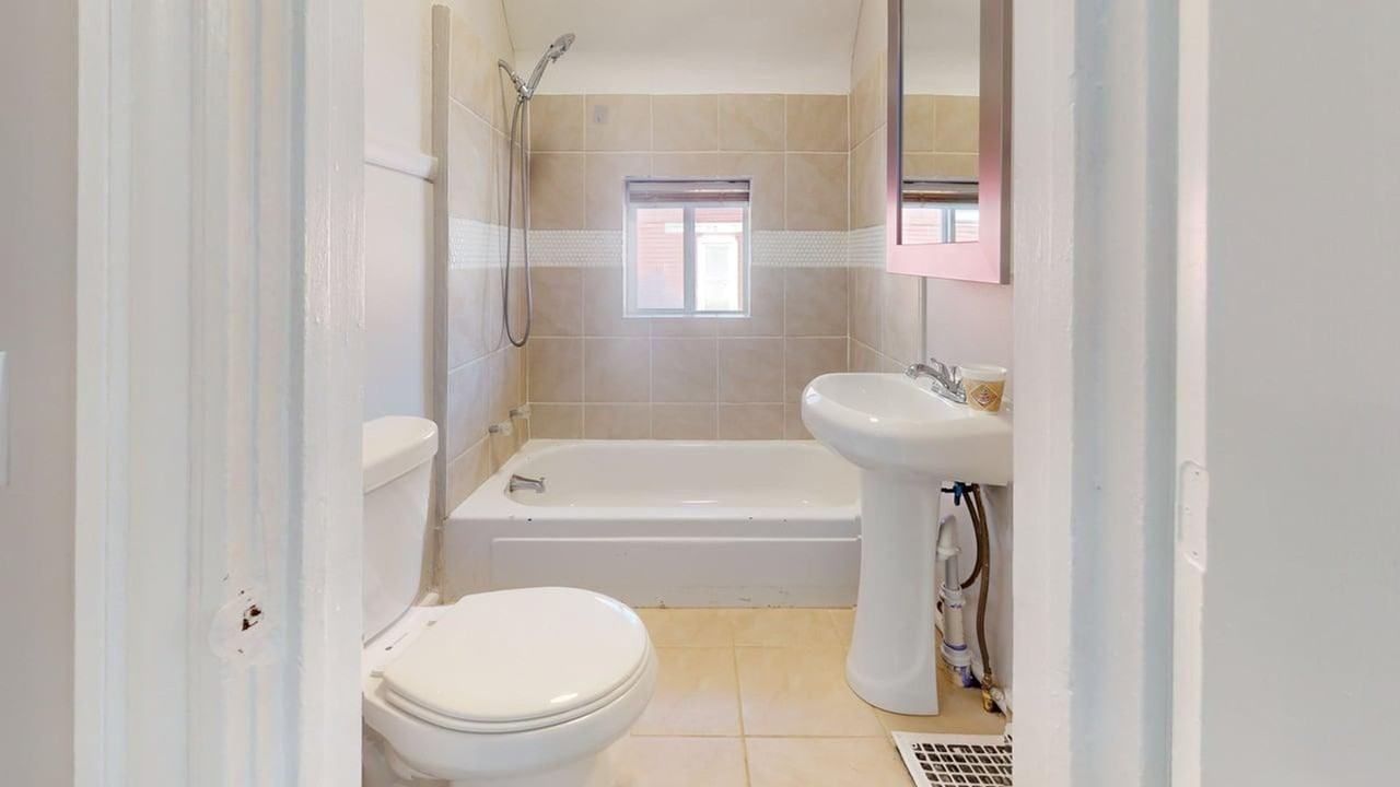 3868 W 37th St - Photo 6 of 11