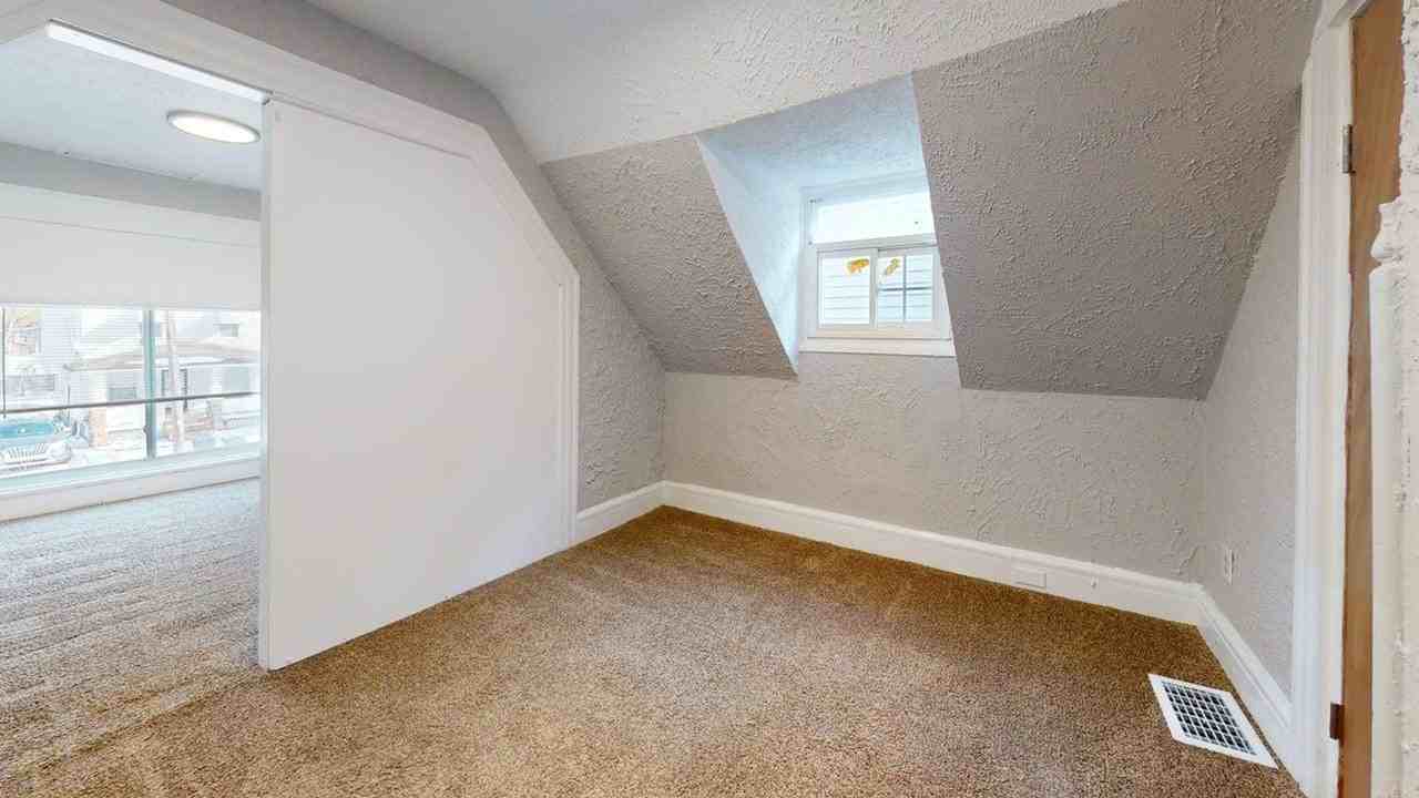 3868 W 37th St - Photo 7 of 11