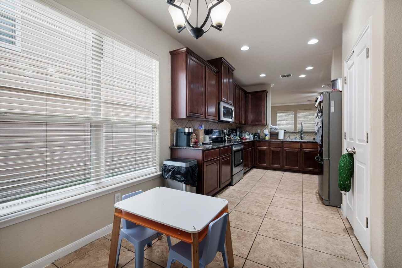 213 Dove Run - Photo 7 of 29