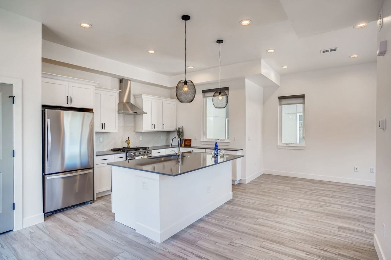 Corona Townhomes - Photo 4 of 29