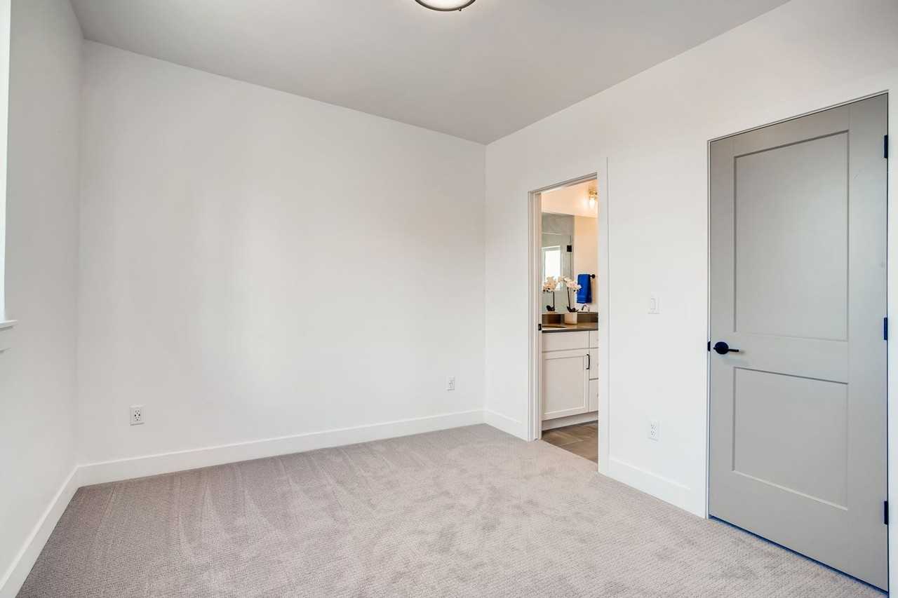 Corona Townhomes - Photo 7 of 29