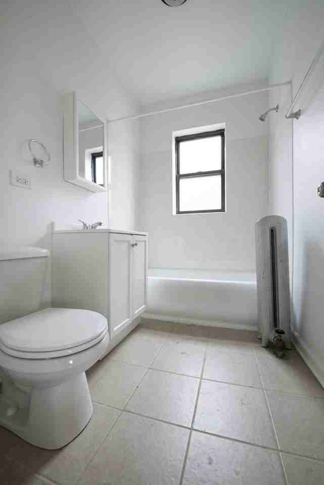 7914 S Hermitage Ave Chicago, IL 60620 - Photo 3 of 28