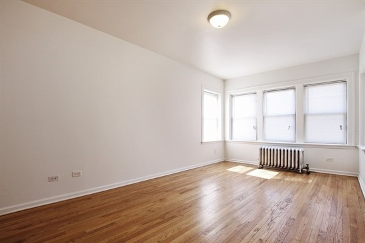 6401 S Maplewood - Photo 7 of 10