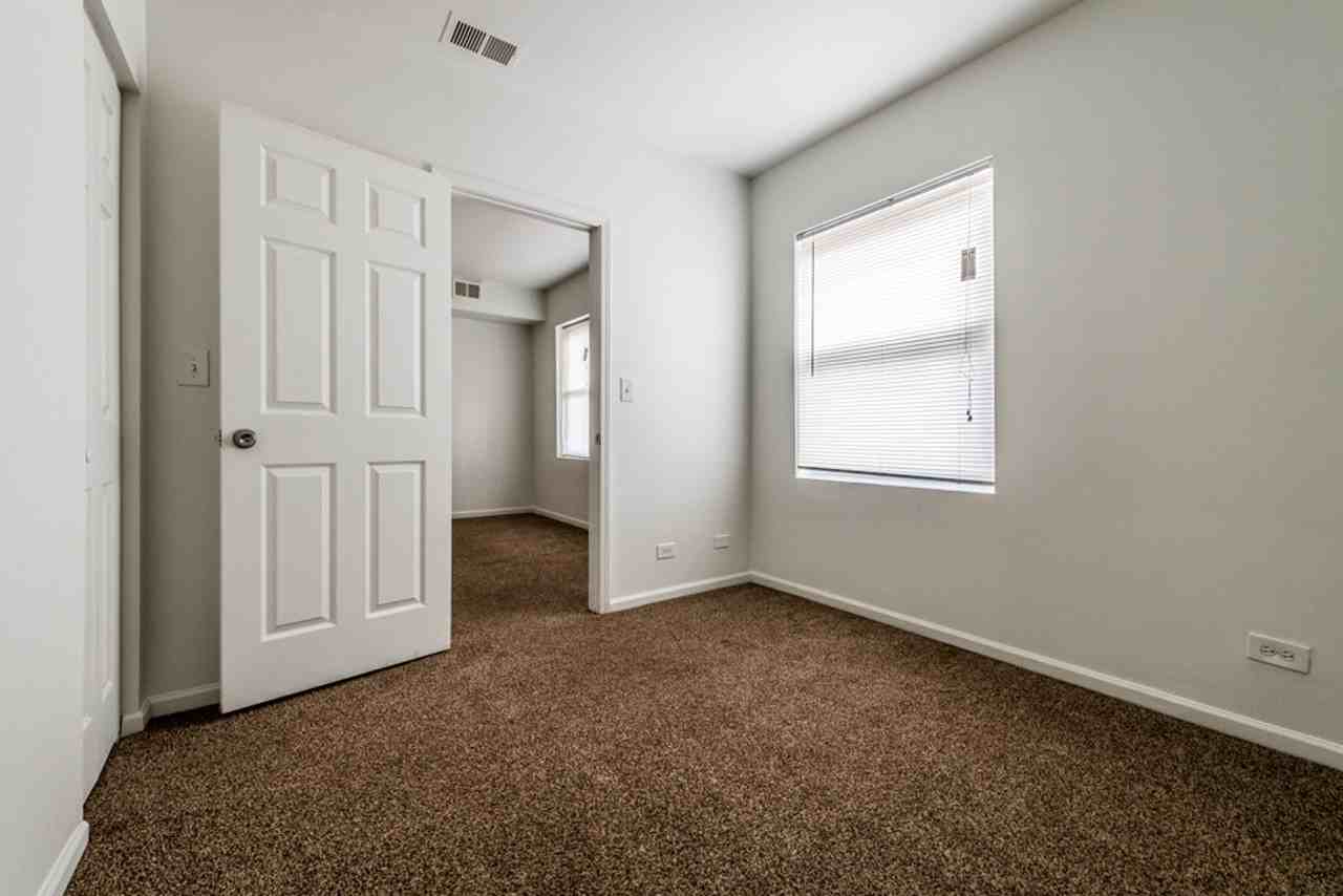 5800-04 S Artesian Ave Chicago, IL 60629 - Photo 4 of 20