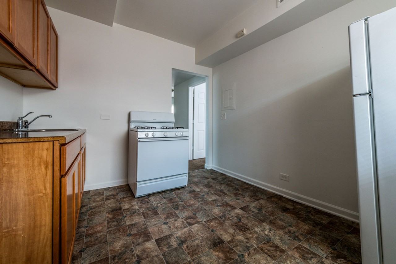 5800 S Artesian - Photo 5 of 19