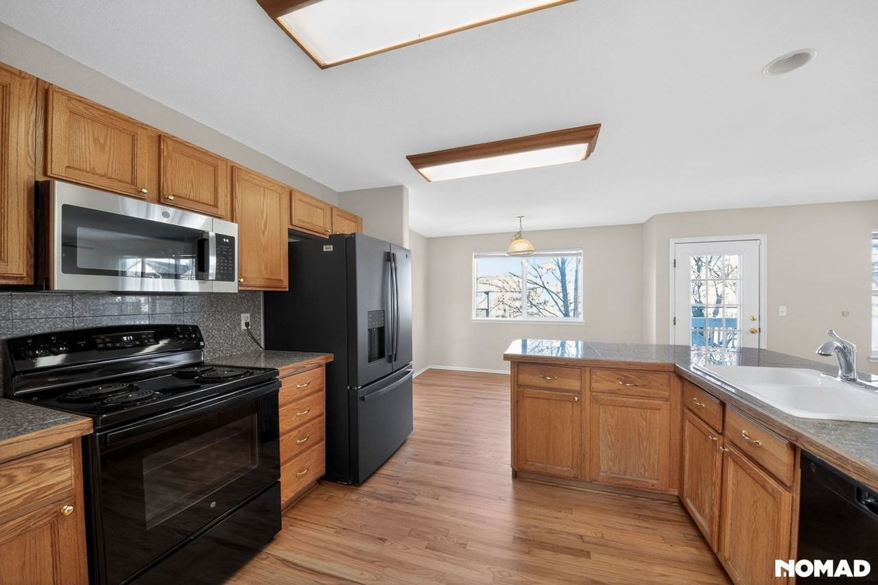 18685 E Progress Pl - Photo 3 of 26